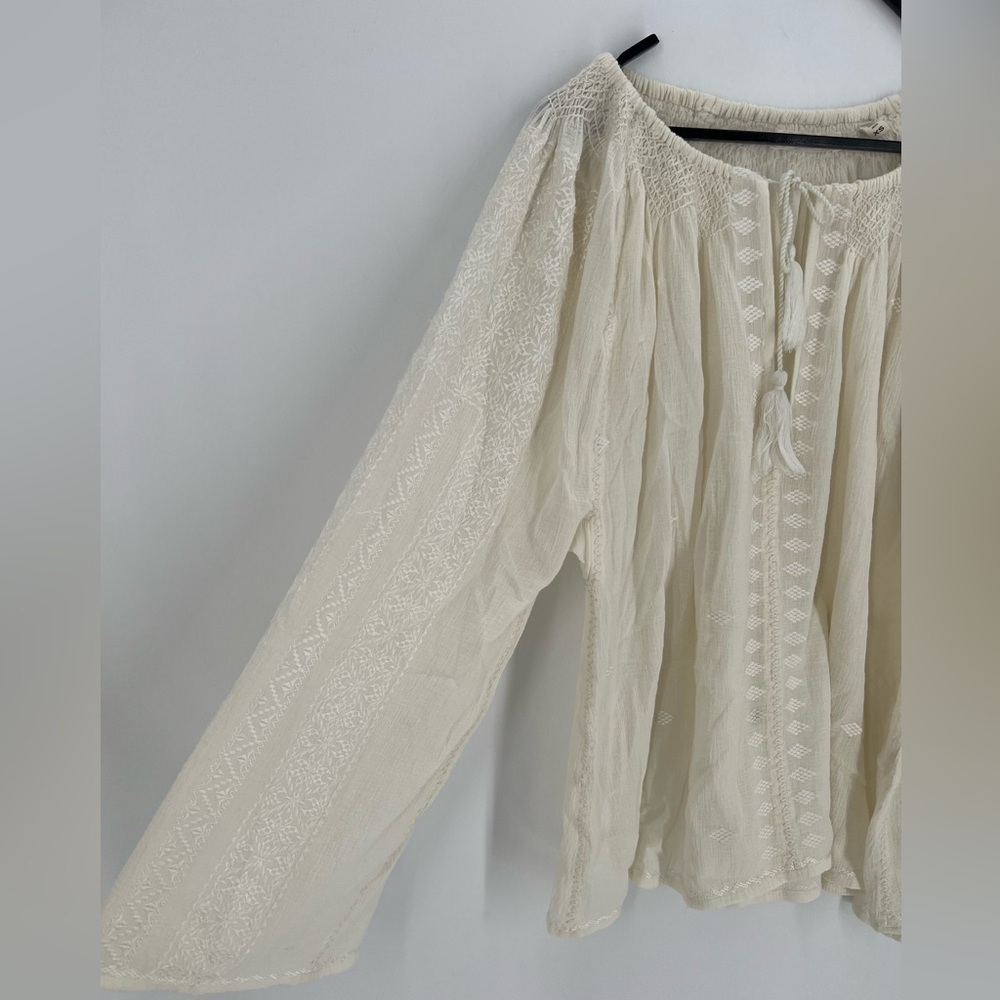 Doen Valadon Embroidered Flowy Tassel Top In Salt - Picture 4 of 7